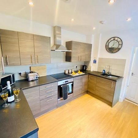 Cannock House ~ 4 Bedrooms All With Ensuite. Rugeley Extérieur photo