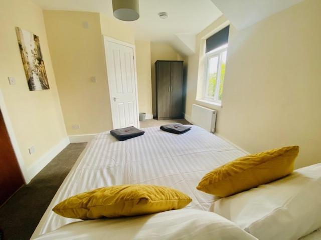Cannock House ~ 4 Bedrooms All With Ensuite. Rugeley Extérieur photo