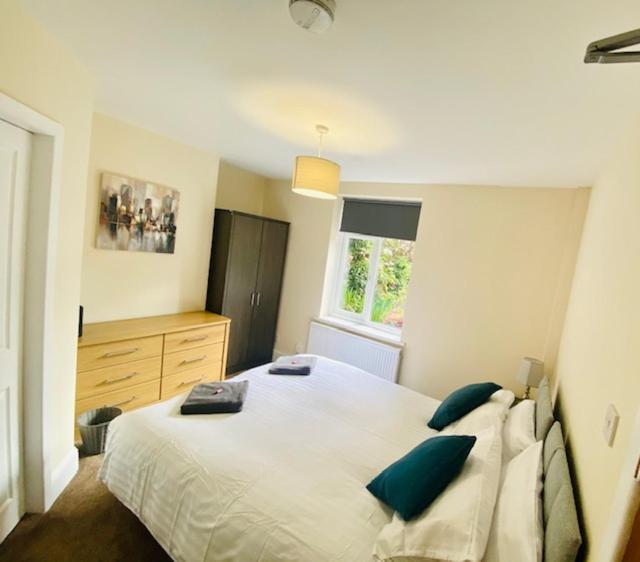 Cannock House ~ 4 Bedrooms All With Ensuite. Rugeley Extérieur photo