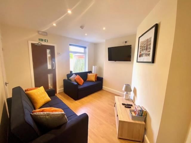 Cannock House ~ 4 Bedrooms All With Ensuite. Rugeley Extérieur photo
