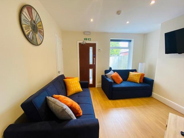 Cannock House ~ 4 Bedrooms All With Ensuite. Rugeley Extérieur photo