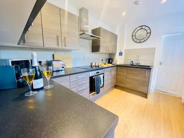 Cannock House ~ 4 Bedrooms All With Ensuite. Rugeley Extérieur photo