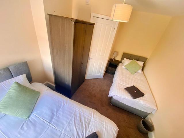 Cannock House ~ 4 Bedrooms All With Ensuite. Rugeley Extérieur photo